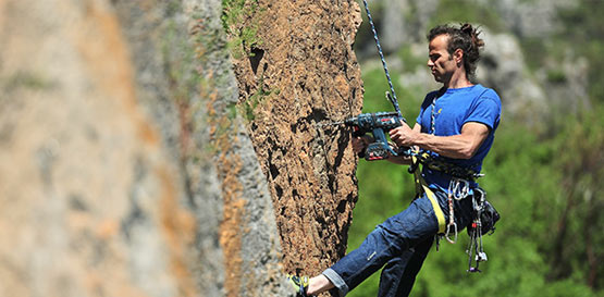 在您一生攀登探險的旅程中，如何感到更為安全