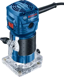 Bosch 550 掌上路由器，550W 小巧設計。.