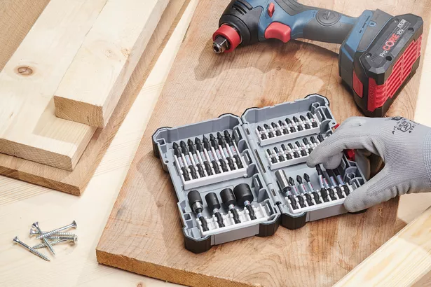 Bosch BitClick Set 7260 鑽頭和螺絲起子頭套件。