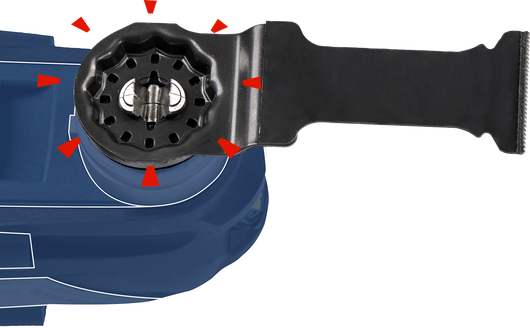 安裝了鋸片附件的振盪工具。.