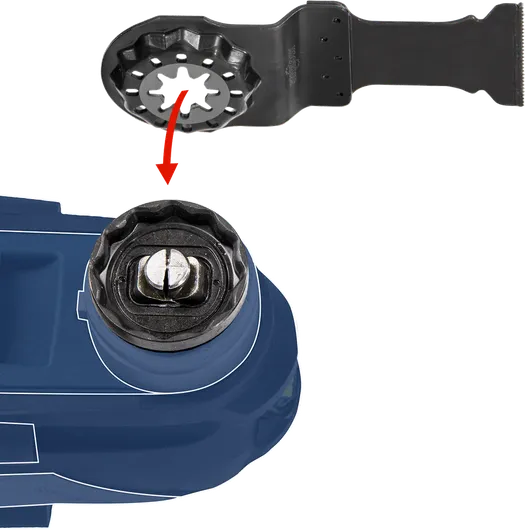 振動工具附件正在對準以便安裝到工具頭上。.