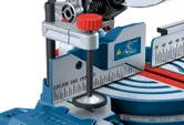 Bosch 254 斜切鋸具有精確角度調節功能。.