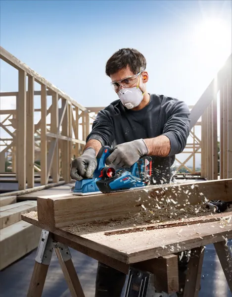 GHO 185-LI Bosch 185-LI 無線刨床,可平整木材。.