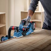 Bosch 18V 無線刨床，附除塵功能。