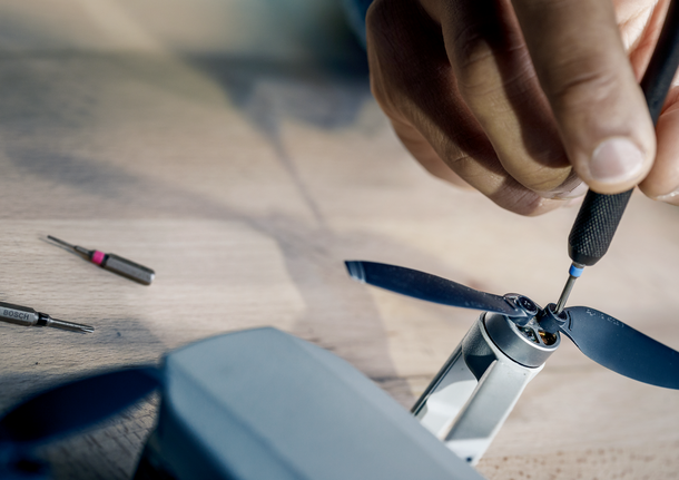 Bosch精密螺絲起子頭，適用於電子產品維修。.