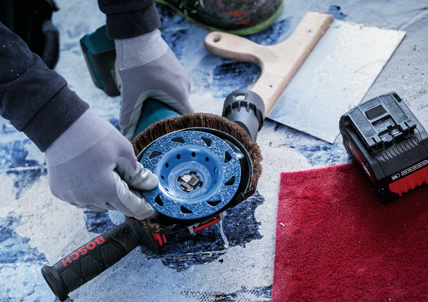 用於表面處理的Bosch磨料刷輪。.