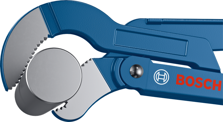 一把可調式鉗子夾住一根圓形金屬管。