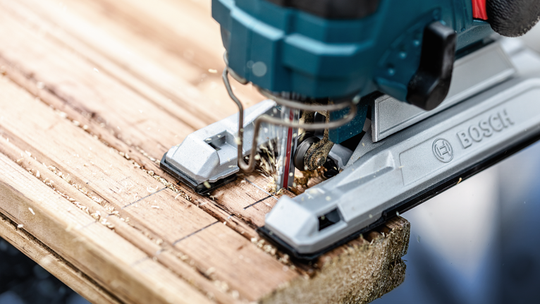 拼圖切割標記的木板。.